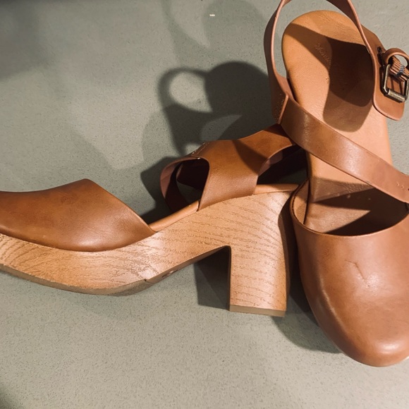 Clogs - Picture 5 of 5